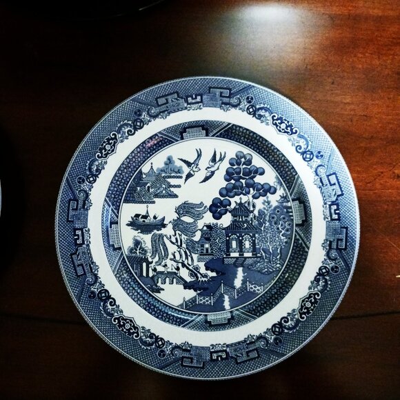 PAIR (2) Willow Dessert Plates Johnson Bros 8" EUC priced for the pair - Picture 2 of 4